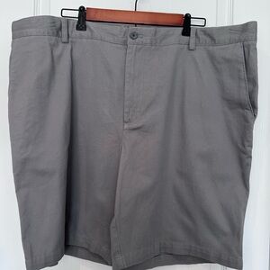 Van Heusen Gray Straight Fit Shorts  NWT 44 Men’s Golf